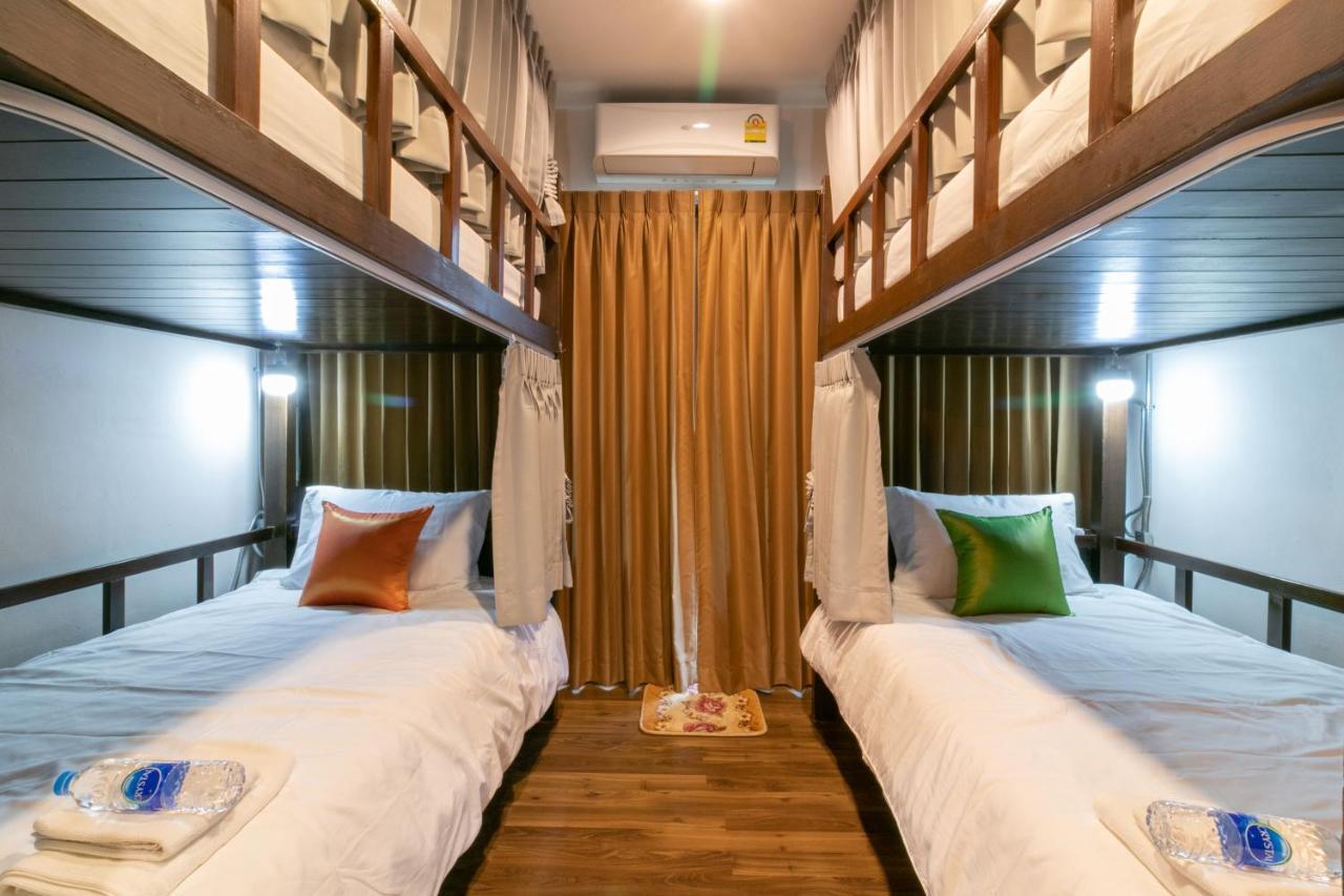Phobphan Hostel Bangkok Eksteriør billede