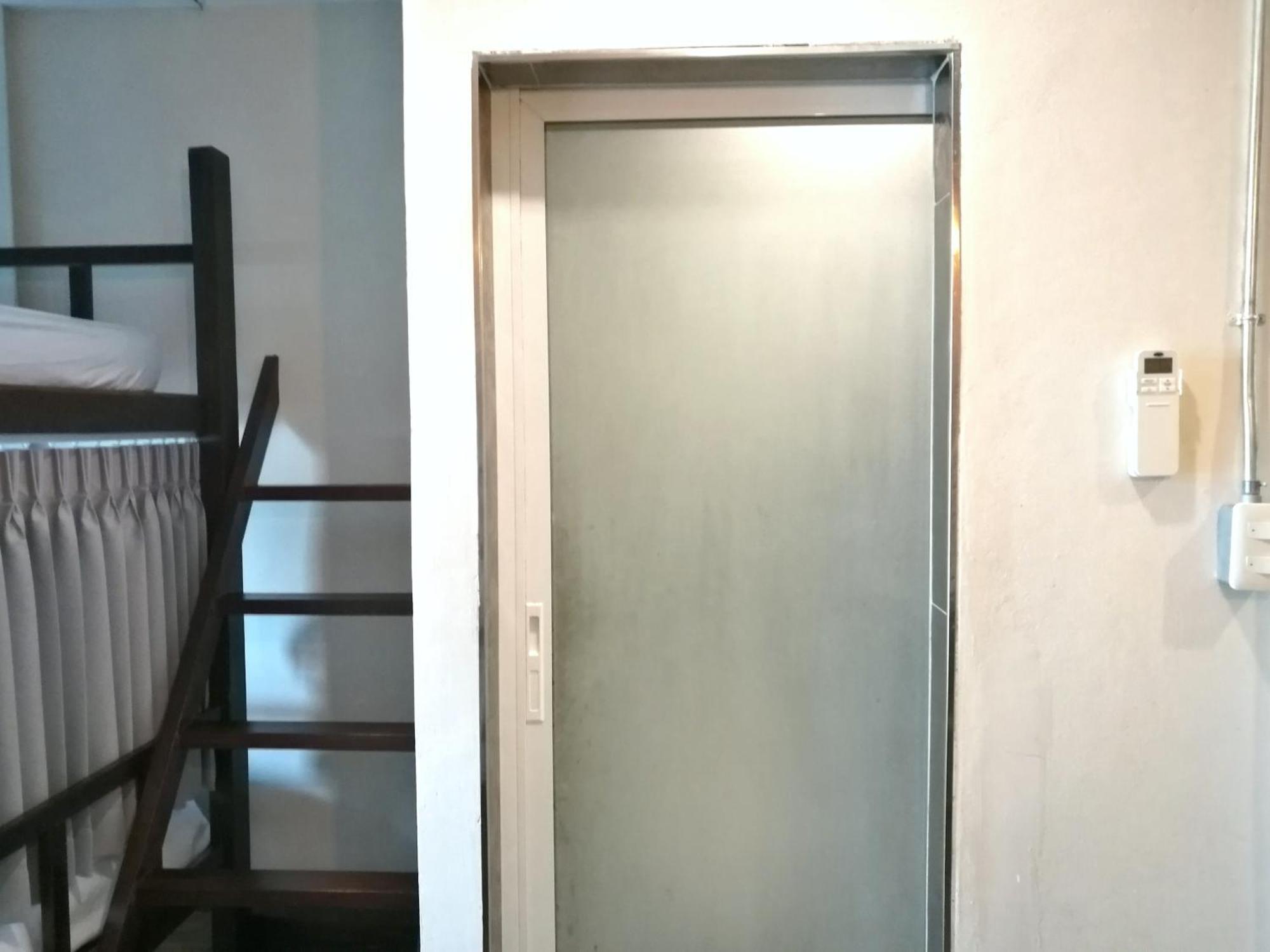 Phobphan Hostel Bangkok Eksteriør billede