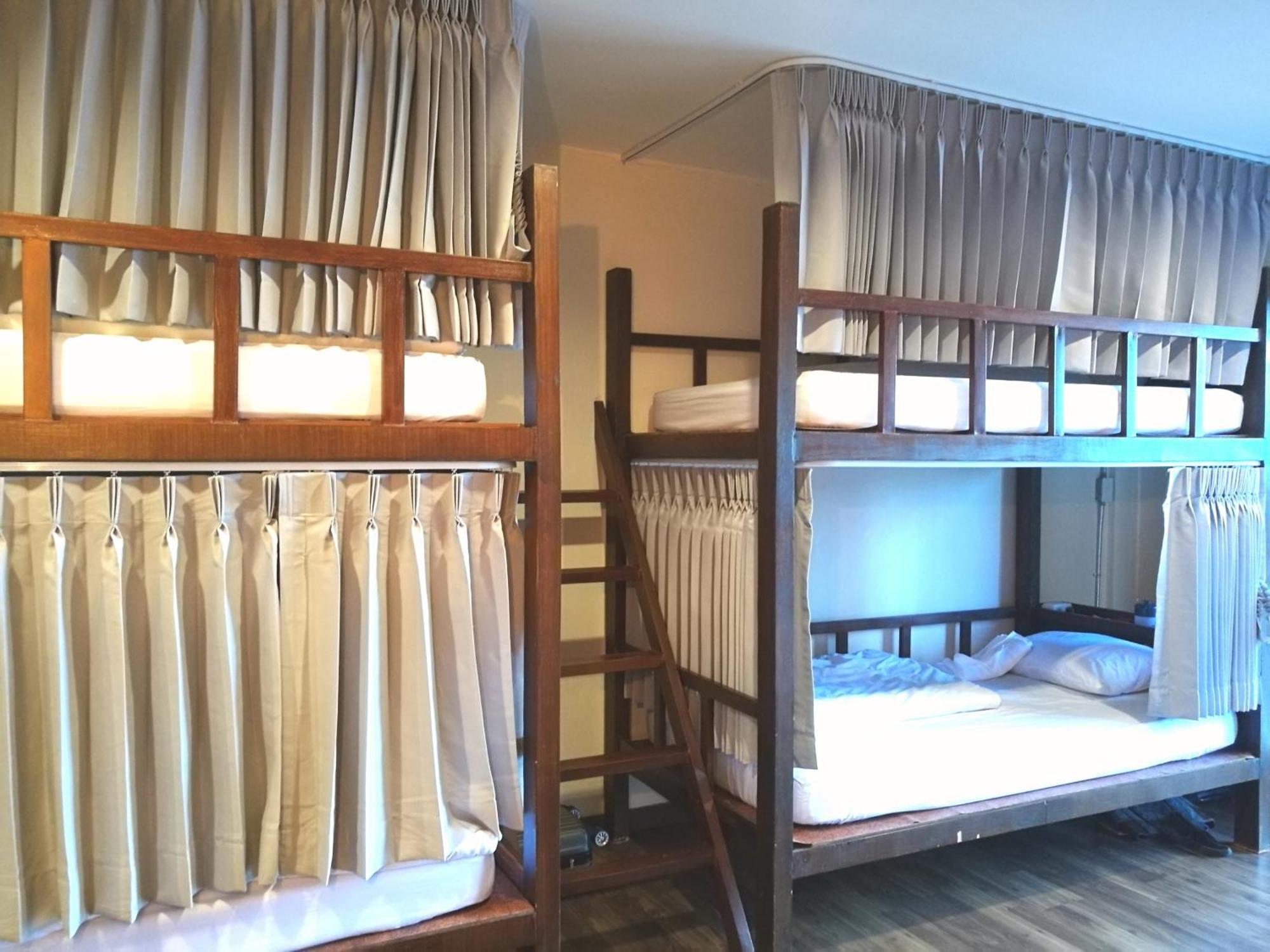 Phobphan Hostel Bangkok Eksteriør billede